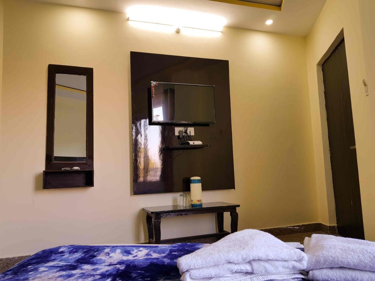 Hotel Homely Abode Далхаузи Экстерьер фото